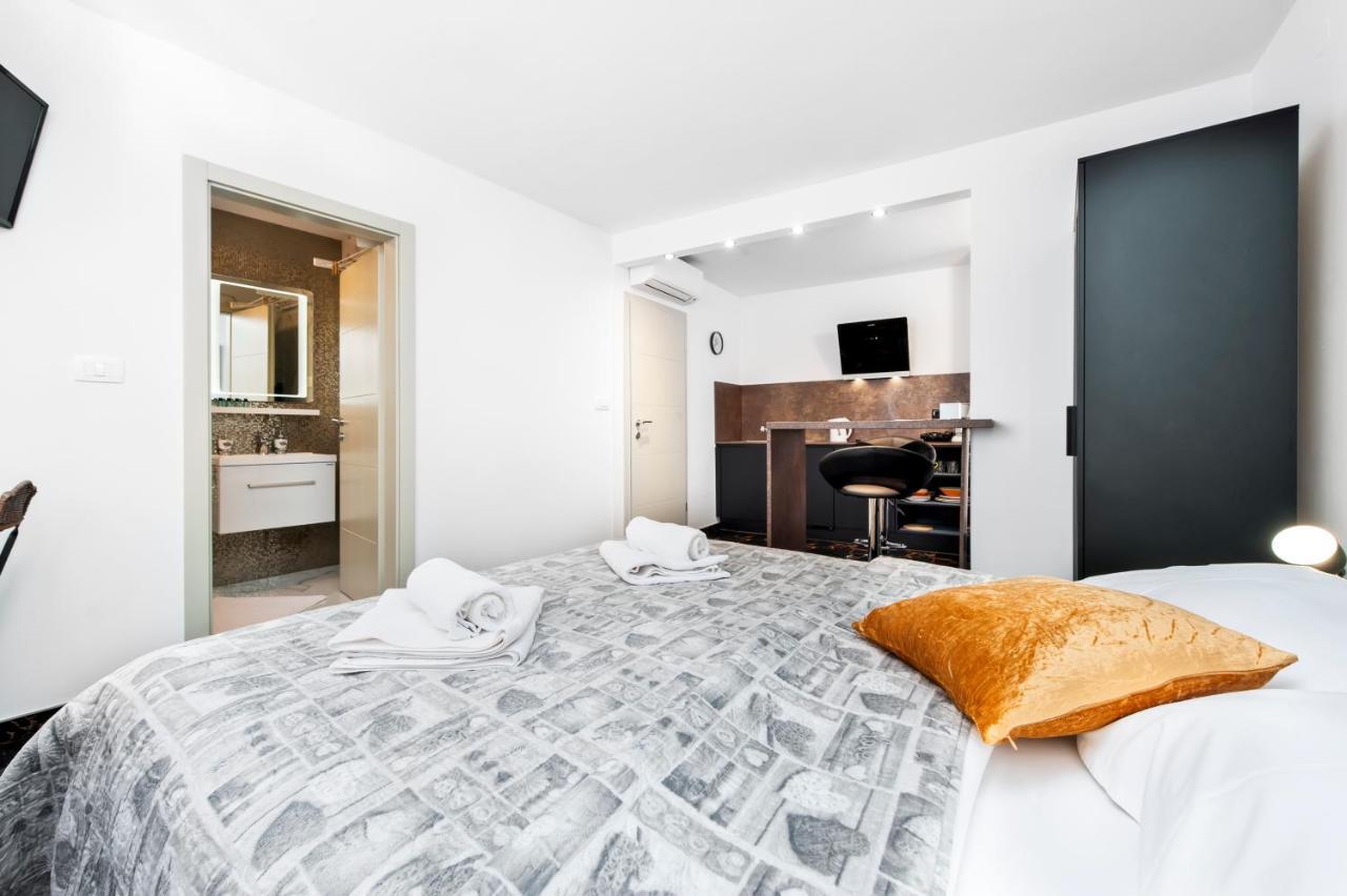 Dolce Studio Apartmani Ровинь Экстерьер фото