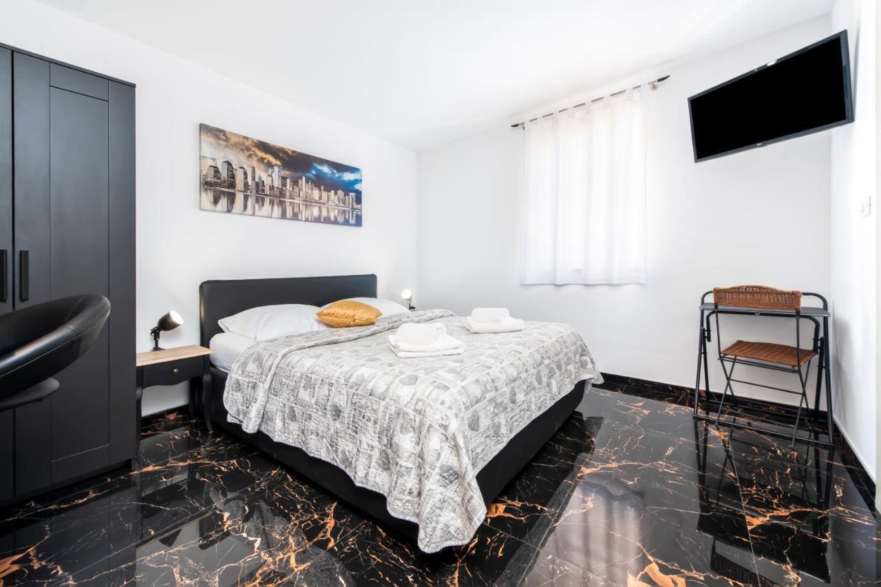 Dolce Studio Apartmani Ровинь Экстерьер фото